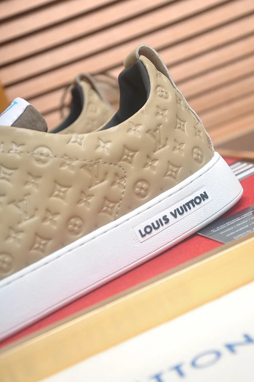Men's men's shoes💰460💶[LOUIS VUITTON] Same style as LV. Louis Vuitton official website [satisfied] original single hot model, LV original factory cowhide material 👑1:1 original plate, sheepskin lining, original foam outsole. Body accessories one-to-one mold opening 💪 Counter quality 🙏 Dear friends, if you are still worried about wearing matching shoes 💋, then these shoes are your best choice 🎁🎁! 38-44